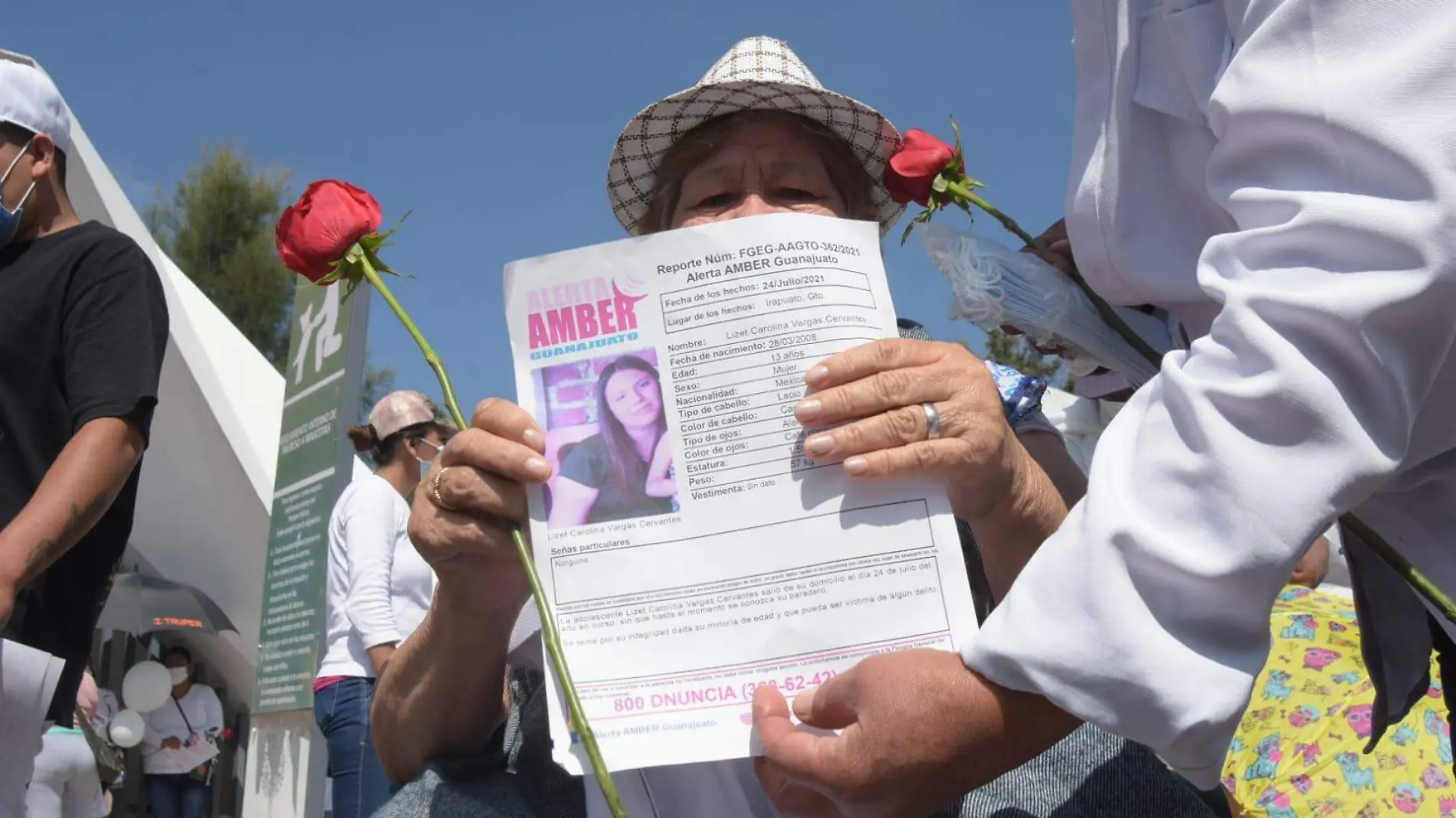 Padres-de-adolescente-desaparecida-realizan-marcha-pacifica (2)